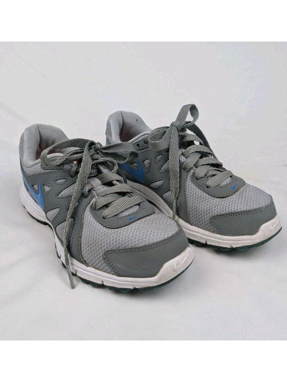 Nike Revolution Women's Size 6.5 Grey & Blue Running Shoes Revolution 2